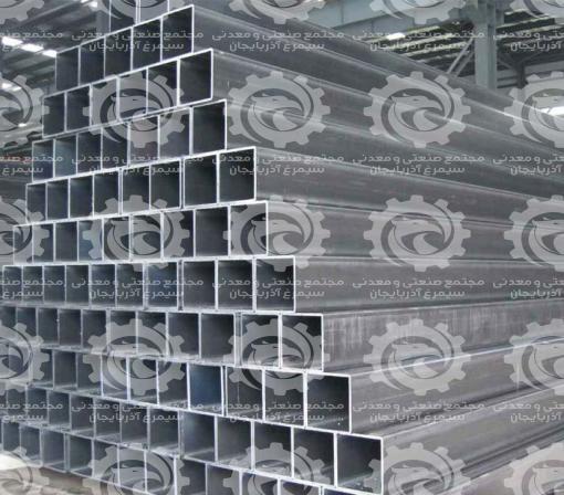 Distributing steel slabs in bulk